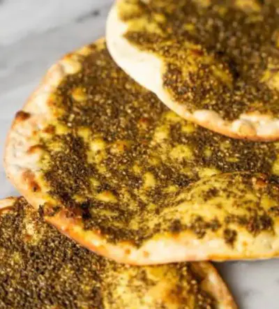 .منقوشة زعتر جمر ودخان 