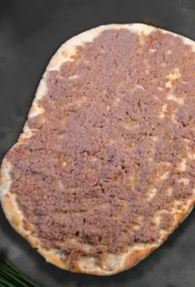 منقوشة لحمة مشروحة