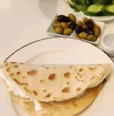 منقوشة لبنة ومكدوس